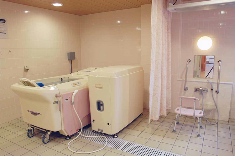 介護フロア　機械浴室